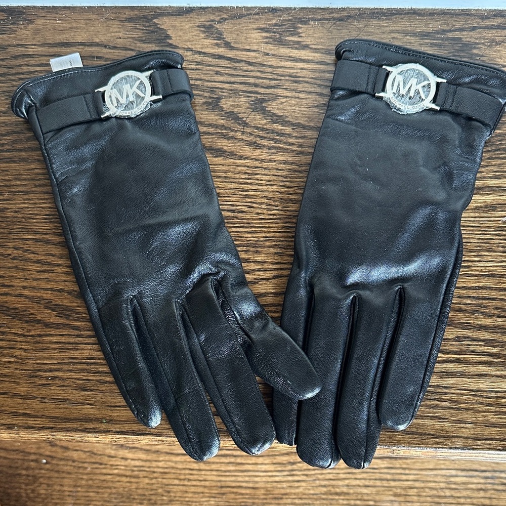 Michael Kors Black Leather Logo-Emblem Gloves